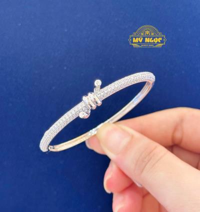 Vòng kiểu 610 - Hội Trắng
