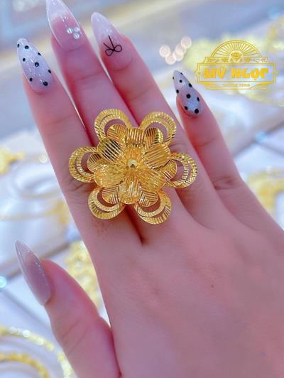 Nhẫn Hoa Vàng 610