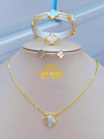 Set Đồ Bộ Vàng 610
