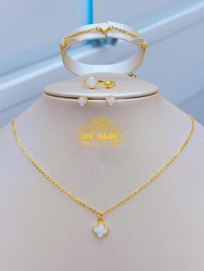 Set Đồ Bộ Vàng 610