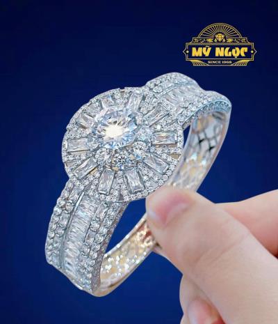 Vòng kiểu 610 - Hội Trắng