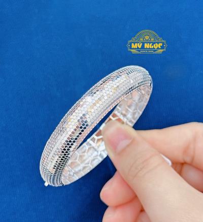 Vòng kiểu 610 - Hội Trắng